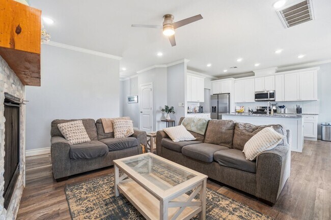 Foto del edificio - Beautiful Home located in the Mountain View Villas in Elgin, OK