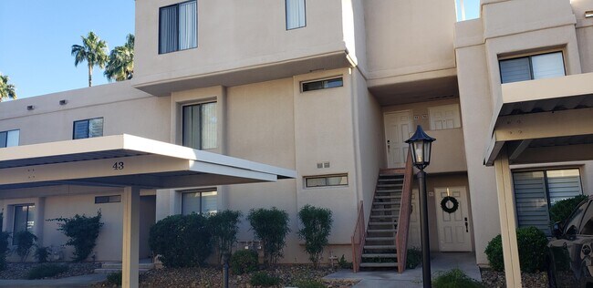 Building Photo - 35200 Cathedral Canyon Dr