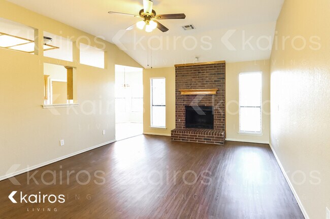 Foto del edificio - 705 SW 154th Pl