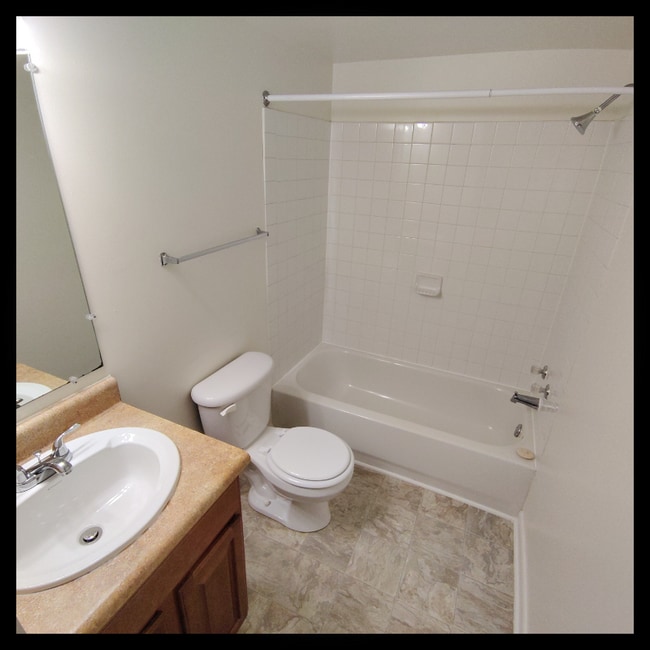 Foto del edificio - 600 Reusens Rd