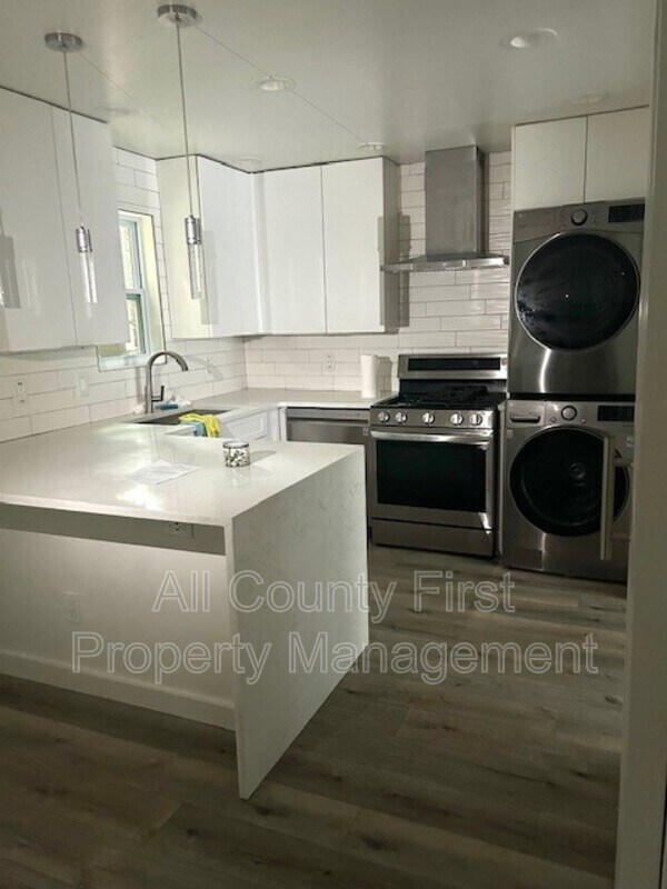 Foto del edificio - 5641 Kingsport Dr