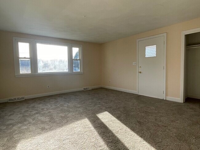 Foto del edificio - 13 Kennedy Dr