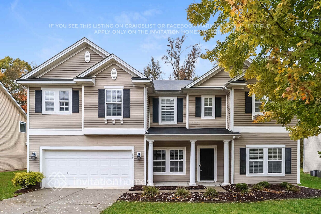 Foto principal - 13025 Blaze Manor Ln