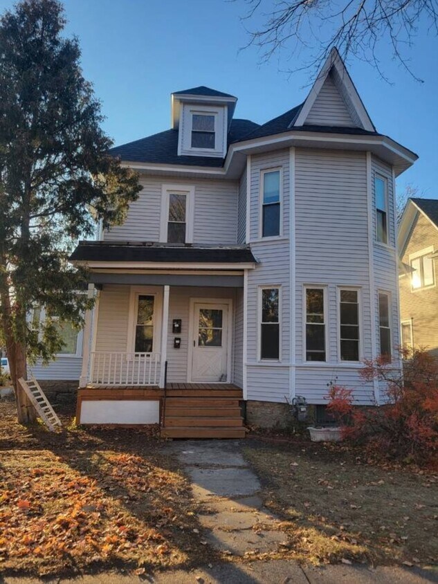 Primary Photo - 1041-1012 12th Ave SE