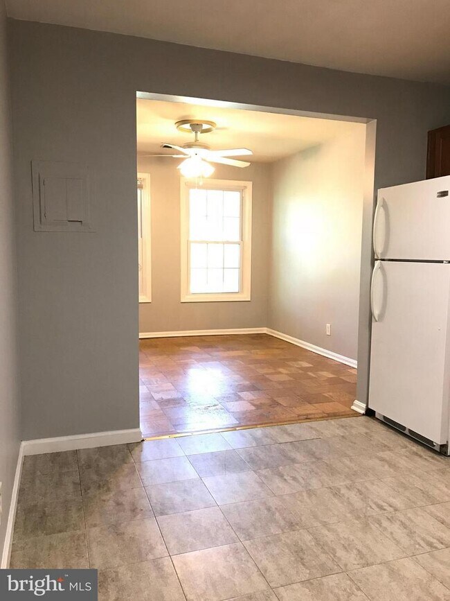 846 Quince Orchard Blvd Unit 202, Gaithersburg, MD 20878 Room for