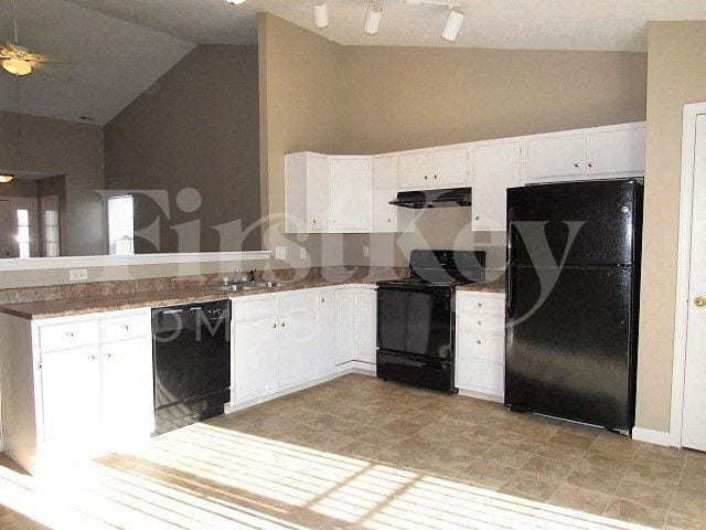 Foto del edificio - 10235 Lone Wolf Dr