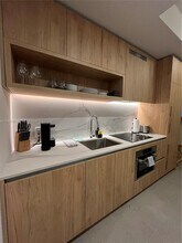 Building Photo - 11 NE 6th St