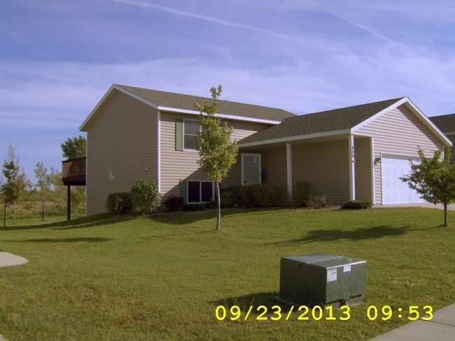 Building Photo - 4 Bdrm, Kasson, MN