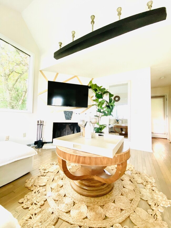 Building Photo - 2415 Maryland Ave