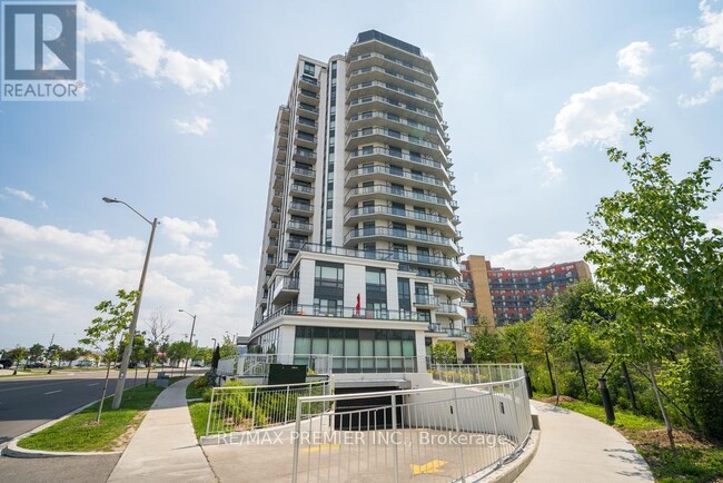 Building Photo - 840-840 Queens Plate Dr