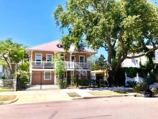 Building Photo - 3412 Avenue Q