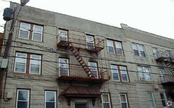 Building Photo - 549 67th St