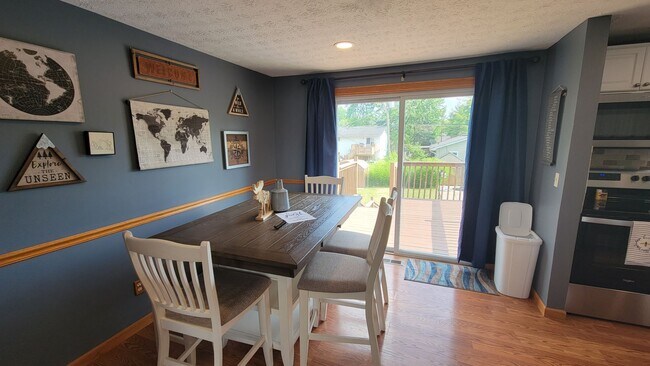 Building Photo - Private Pool, Firepit, BBQ - A FUN place t...