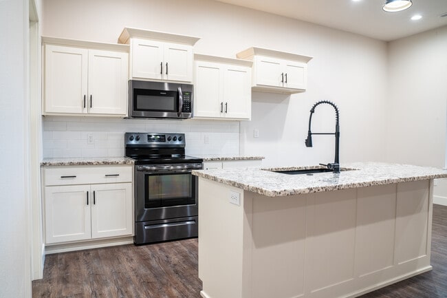 Building Photo - 2382 Athens St