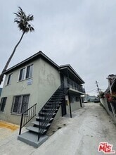 810 W 62nd St