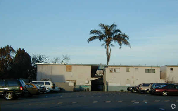 Building Photo - Oak Park Apartments