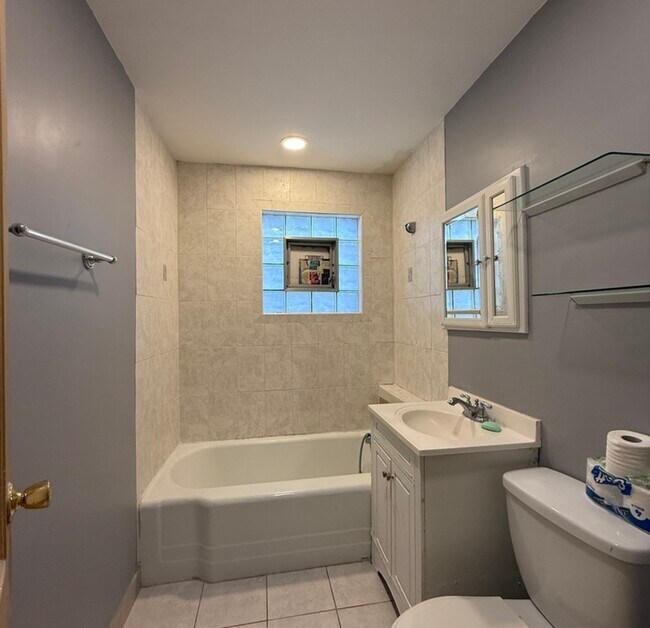 Foto del edificio - 5438 S Washtenaw Ave.