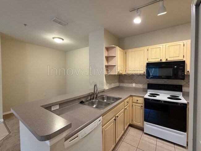 Building Photo - 1375 Lake Shadow Cir