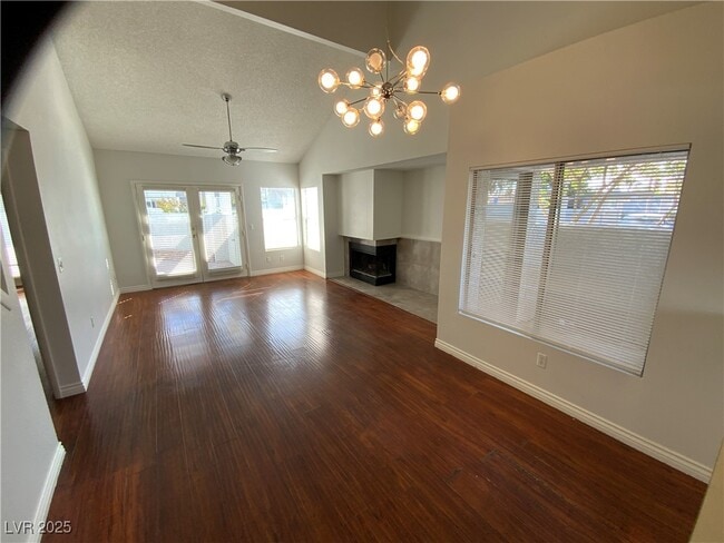 Building Photo - 5644 Vineyard Ln