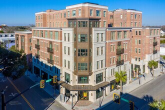 Building Photo - Hoffler Place