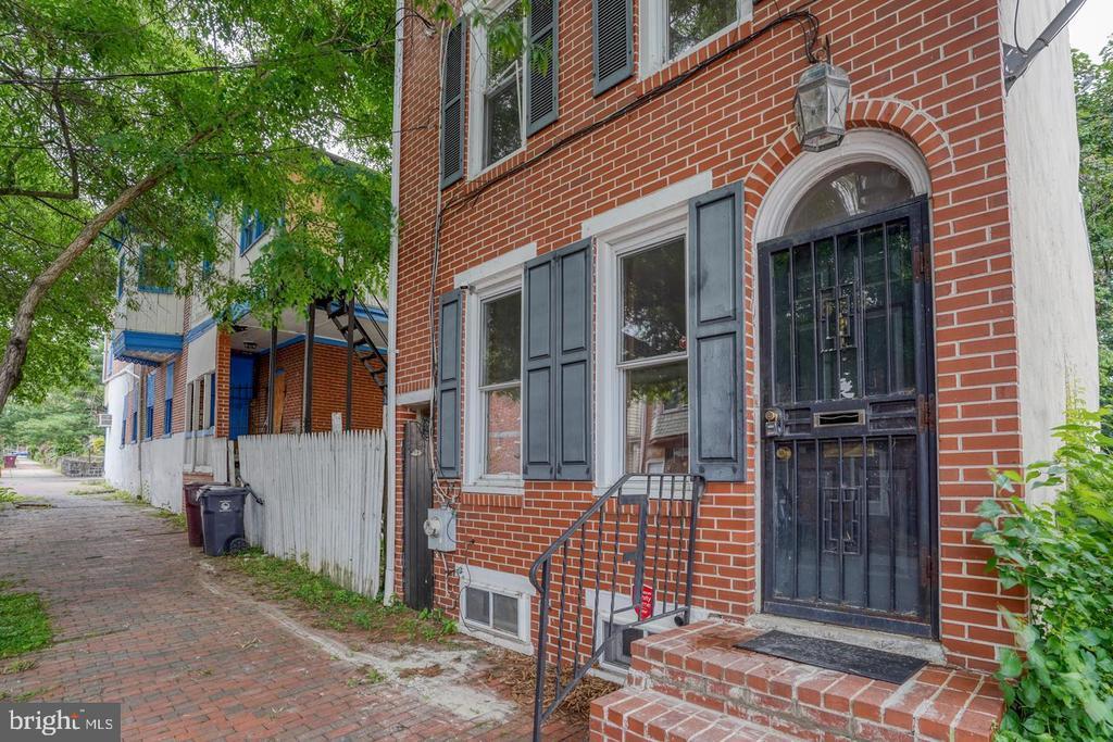Foto principal - 848 N Madison St