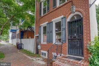 Building Photo - 848 N Madison St