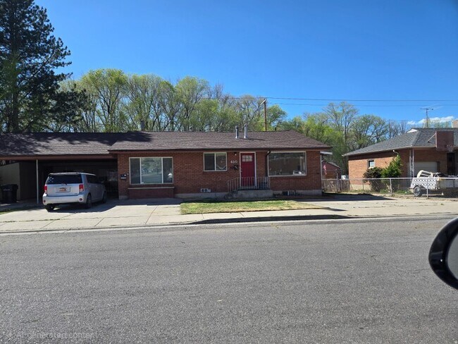 Building Photo - 490 Averett Ave