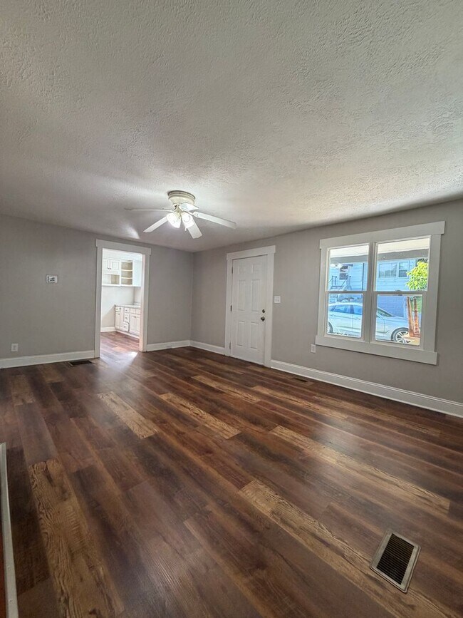 Foto del edificio - 3 Bedroom in Frankfort!