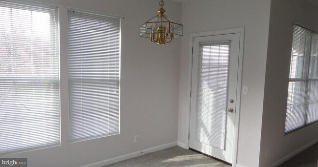 Foto del edificio - 46614 Drysdale Terrace