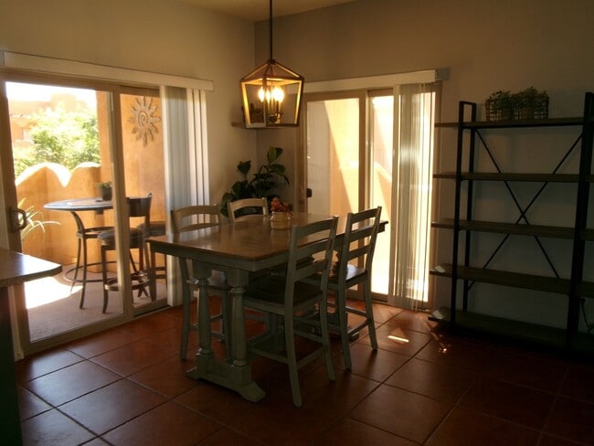 Building Photo - Furnished Enchantment Condo