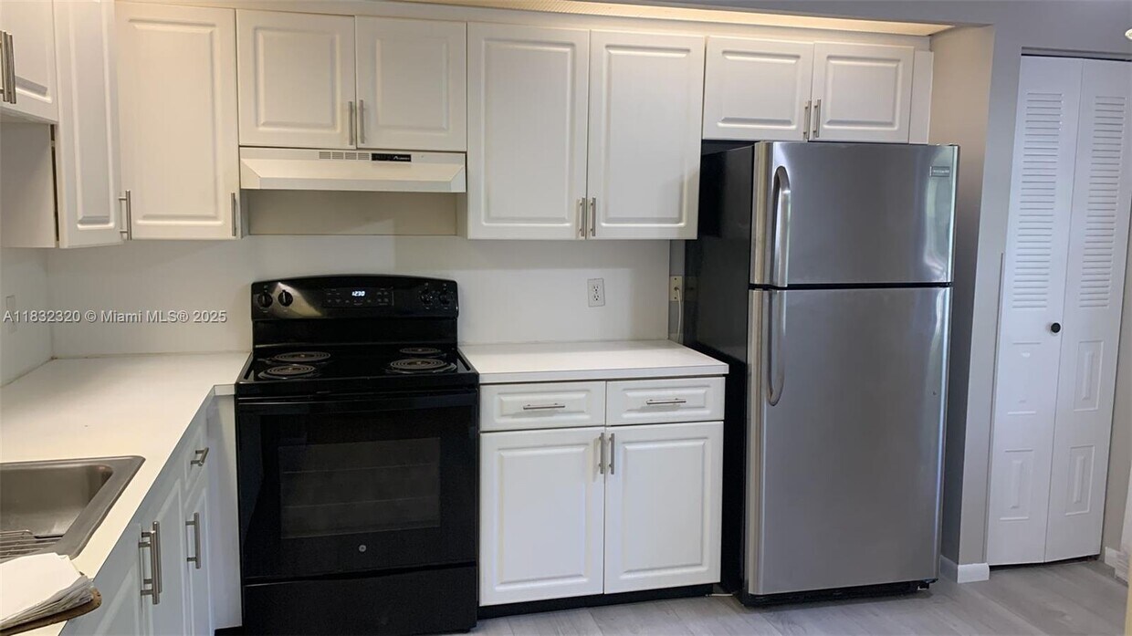 Foto principal - 12850 SW 4th Ct