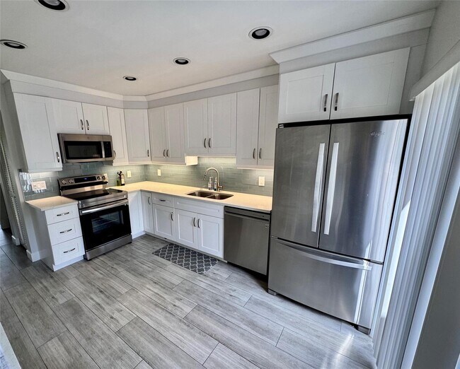 Building Photo - 22028 Las Brisas Cir
