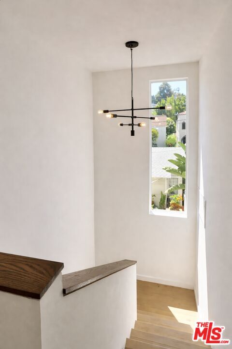 Foto del edificio - 2147 Beachwood Dr