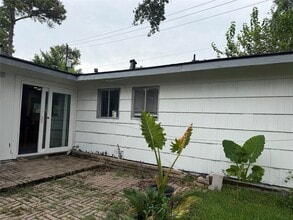 Building Photo - 9507 Vogue Ln