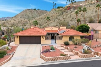 Building Photo - 10 Venus Dr