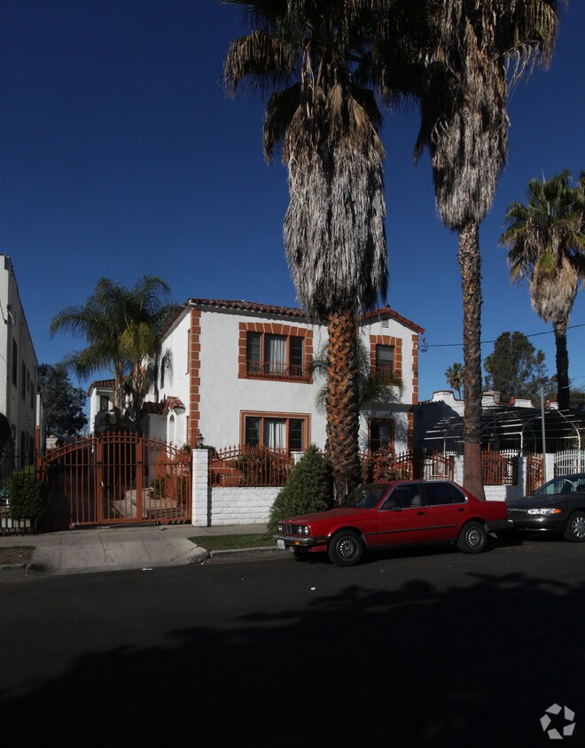 Building Photo - 1167 N Kingsley Dr