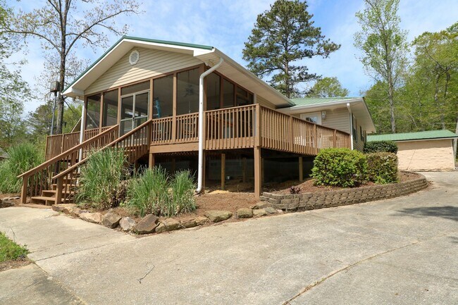 Foto del edificio - Wonderful Lake Home