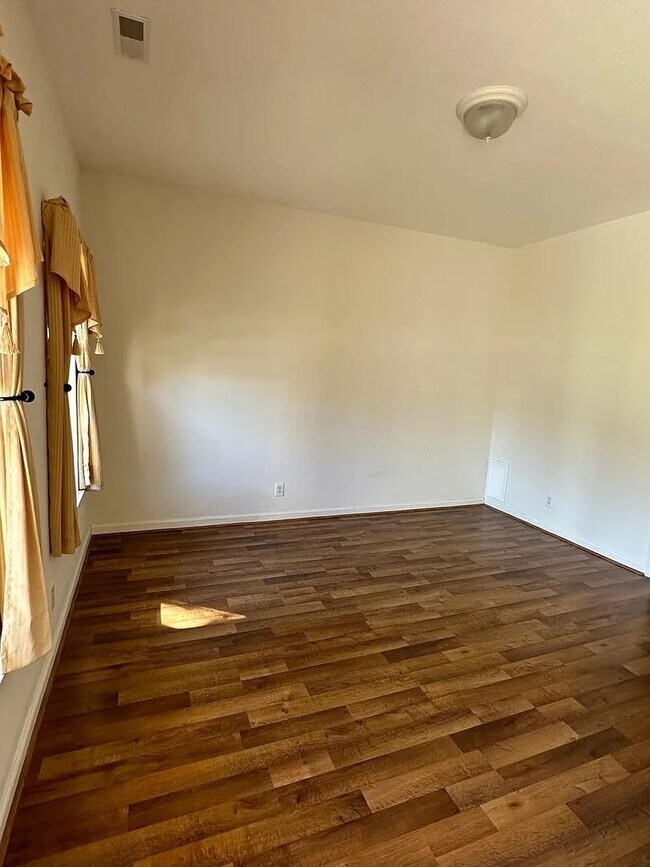 Building Photo - Spacious 2-story house in West Lafayette