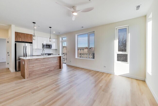 Foto del edificio - 1950 W Lawrence Ave