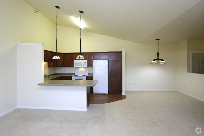 Interior Photo - Courtyard at Highpointe