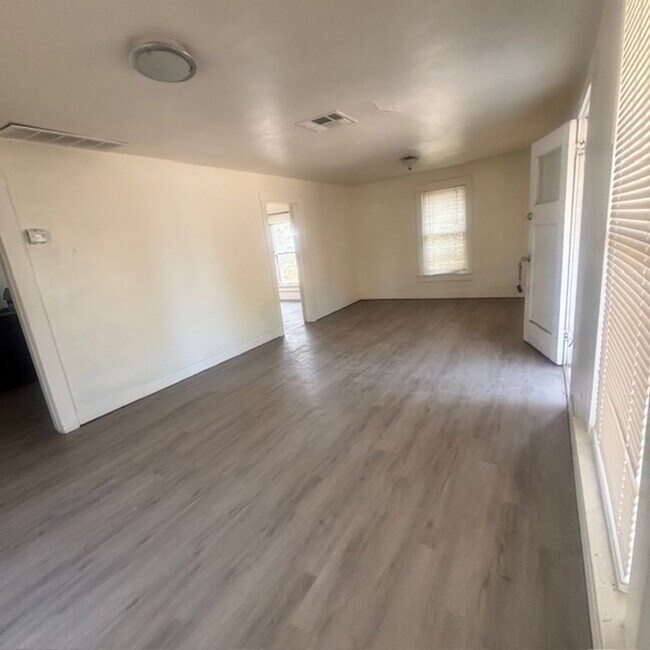 Foto del edificio - Modern Comfort in the Heart of Tempe