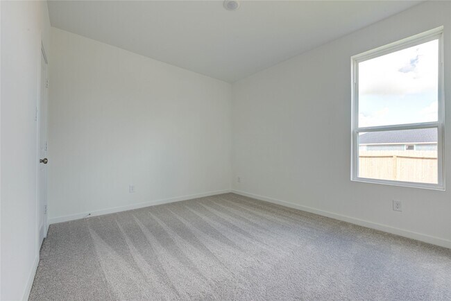 Building Photo - 400 Robin Ct