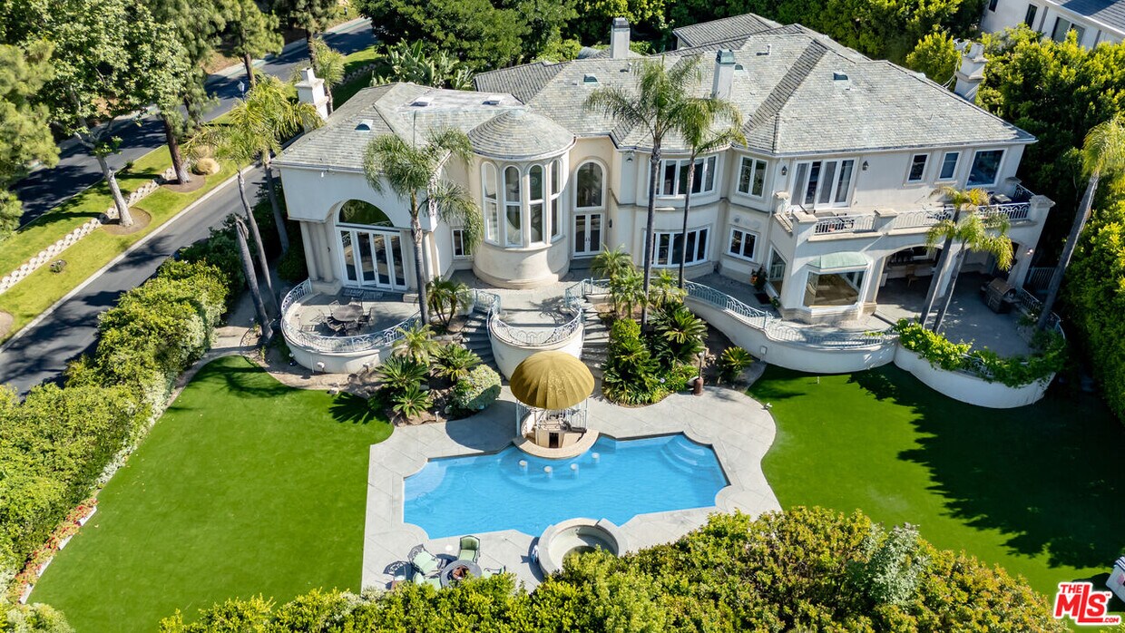 Foto principal - 3303 Clerendon Rd