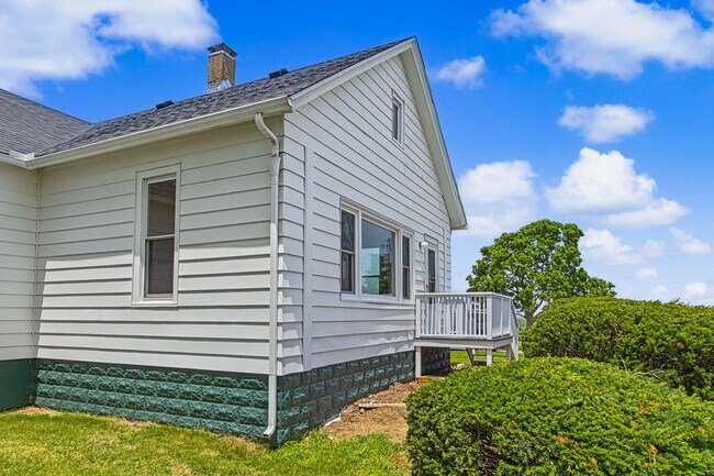 Foto del edificio - 3 Bedroom, 1 Bathroom Rural Home for Rent – Farmer City, IL-INTERIOR PHOTOS COMING SOON!