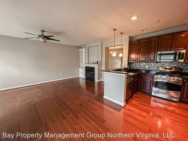 Foto del edificio - 3 br, 2.5 bath House - 6074-B Wicker Ln #162