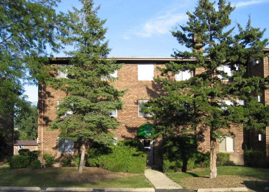 Primary Photo - 2528 Waterbury Dr