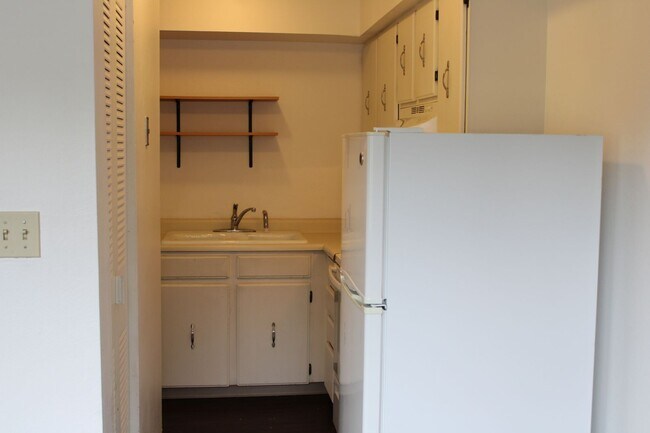 Foto del edificio - Mountain Views & Midtown Convenience