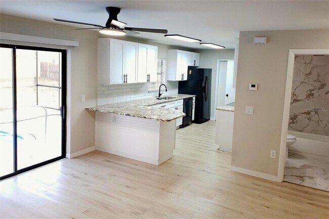 Foto del edificio - 4284 Everett Ave