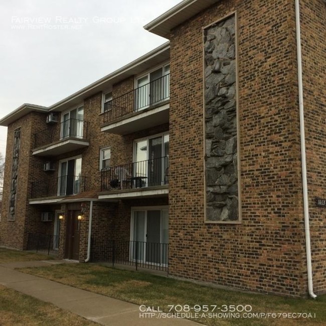 Building Photo - 2 bedroom in Calumet City IL 60409