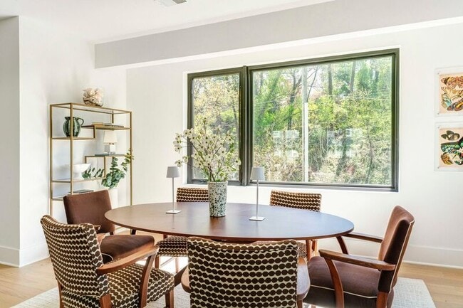 Building Photo - 981- 987 Fifth Street SW